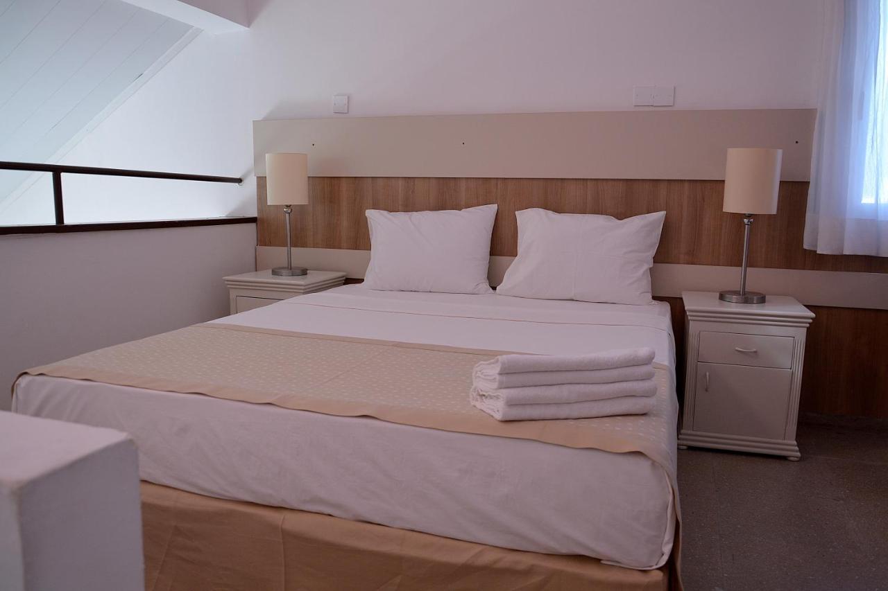 Club Lapethos Bungalow Girne Buitenkant foto