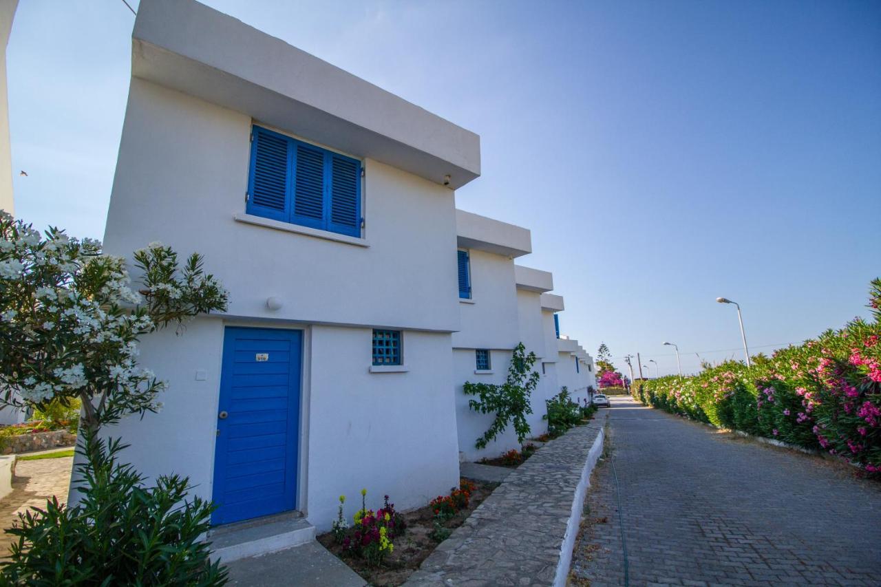 Club Lapethos Bungalow Girne Buitenkant foto