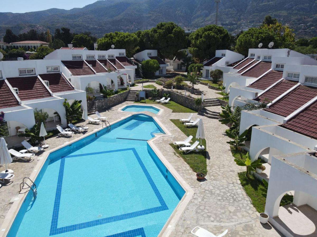 Club Lapethos Bungalow Girne Buitenkant foto