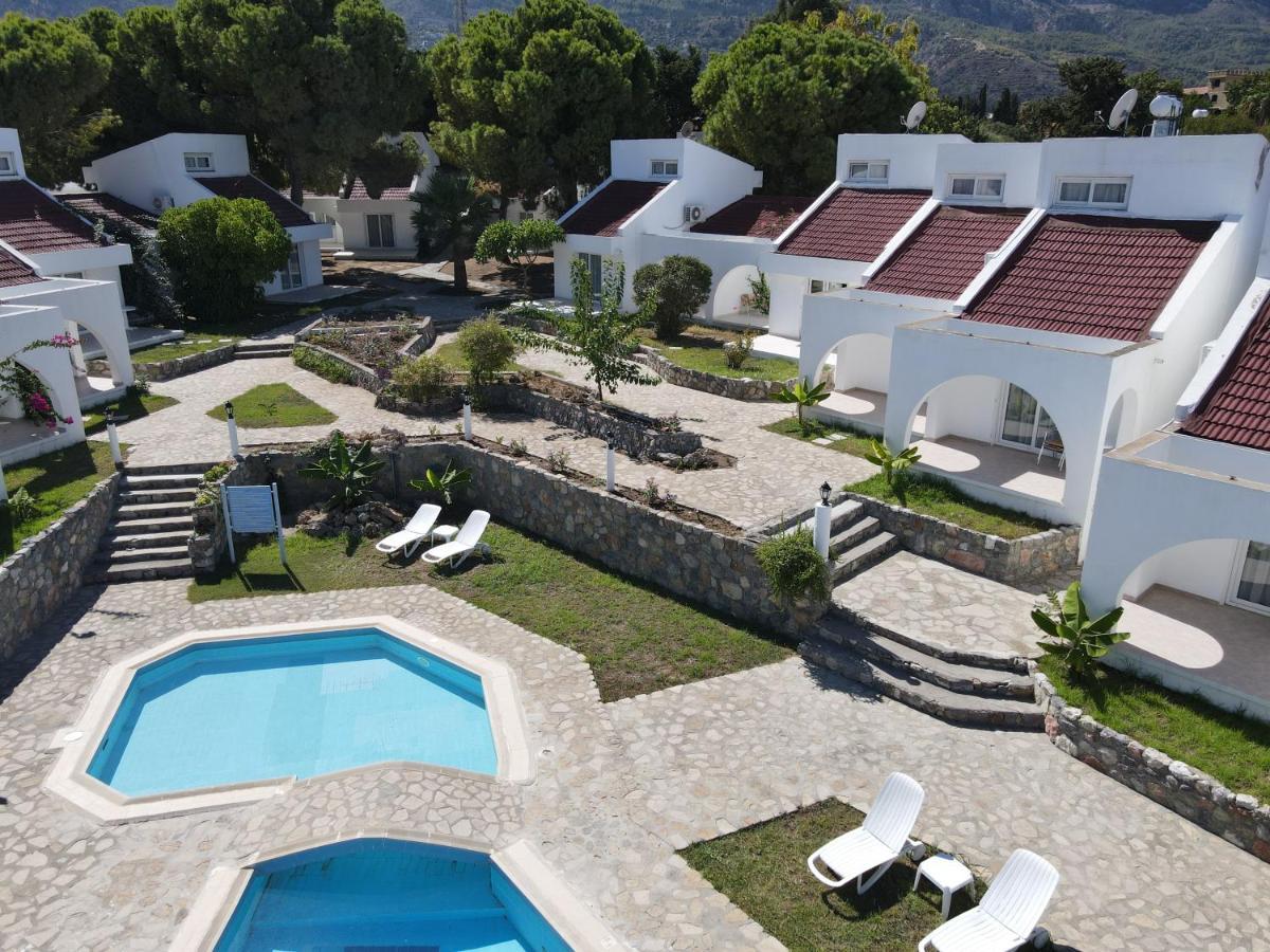 Club Lapethos Bungalow Girne Buitenkant foto